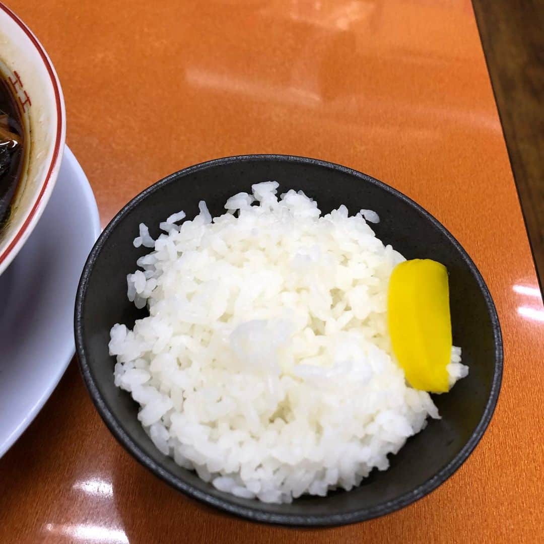 カバさんのインスタグラム写真 - (カバInstagram)「本日のでぶ活。 まさかの2日連続の友愛亭！ ボス(先輩)が奥重さんから信濃さんに変わっただけで子分(後輩)は一緒！お店の人がニコニコしてました！今日の友愛亭も最高にうまカバちゃんでした✨ . 明日はNGKで酒井藍座長新喜劇4発と、漫才劇場で信濃岳夫リーダー新喜劇2発です！是非笑いに来てくださーい😊 . . あぁ、痩せたい！ . . #本日のでぶ活 #でぶ活 #友愛亭 #ラーメン #グルメ #グルメ好きな人と繋がりたい #2日連続は店員さんもニコニコします #あぁ、痩せたい」7月26日 23時52分 - kabaking0129