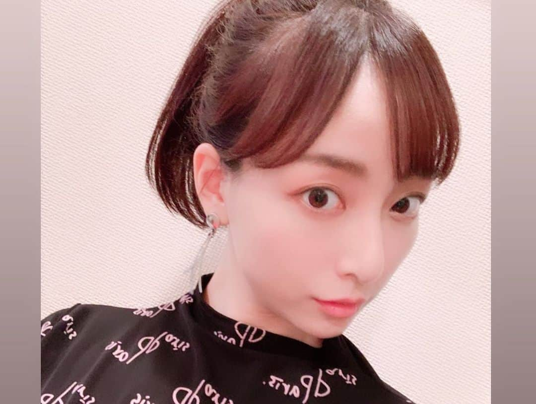 長谷川萌美さんのインスタグラム写真 - (長谷川萌美Instagram)「. . 8/3(土)日産スタジアム 『トリコロールランドステージ』の ライブリハーサルでした🙌❤️ . ミュージシャンの方に サポートしていただき！ 屋外の観覧無料ライブ‼️🎤👭 . 当日は試合があるため、 沢山の方がいらっしゃる予定です！📣楽しみましょう！！🌈✨🎵 . 8/3(土) イベント開始：15:00～(予定) お待ちしております💓 .  #ビタスイ #ライブ #日産スタジアム #トリコロールランド #サッカー #⚽️ #ステージ #live #soccer #nissanstadium #観覧無料 #萌服 #popeye #絶賛反転 #✌️ #ブラックコーデ #black #昨日今日 #でした ！！」7月26日 23時45分 - moemi_hasegawa