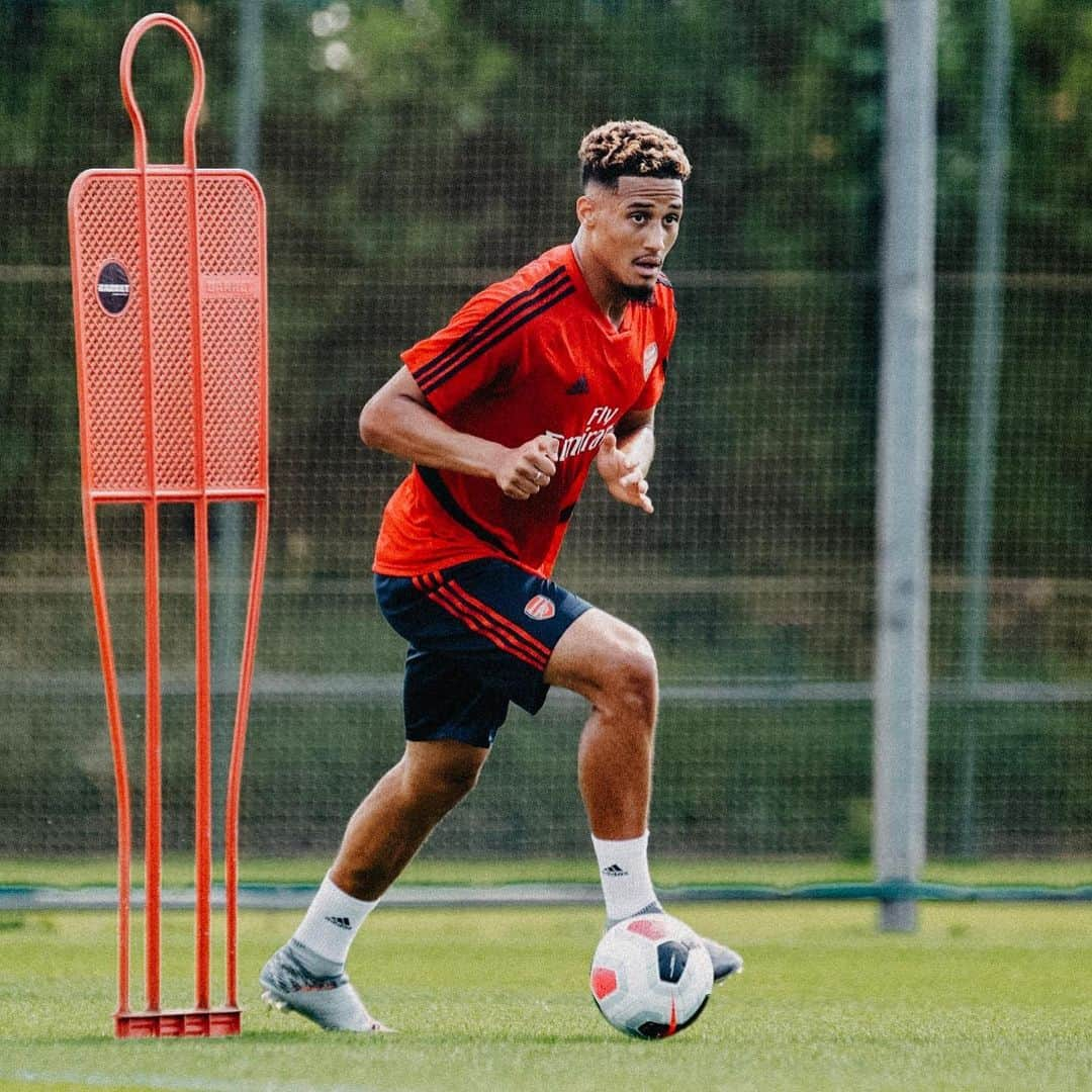 アーセナルFCさんのインスタグラム写真 - (アーセナルFCInstagram)「William Saliba checks out the facilities at Arsenal training centre before he heads back to Saint-Etienne for his season-long loan. ⁣ ⁣⁣⁣⁣⁣⁣⁣ #saliba #arsenal #salibasigns⁣」7月26日 23時55分 - arsenal