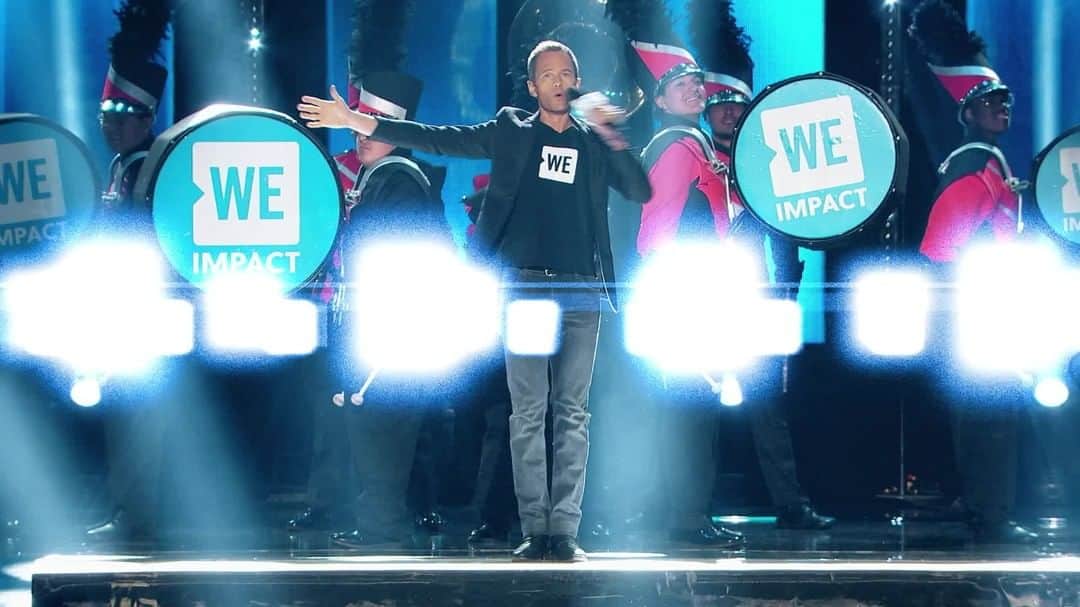 アメリカン・ブロードキャスティング・カンパニーのインスタグラム：「The @wemovement is an organization that believes in supporting young leaders 💙  Want to see what it’s all about? Don't miss #WEday on August 9 at 8|7 for the best stories of inspiration and world-changing impact featuring some of your favorite stars.」
