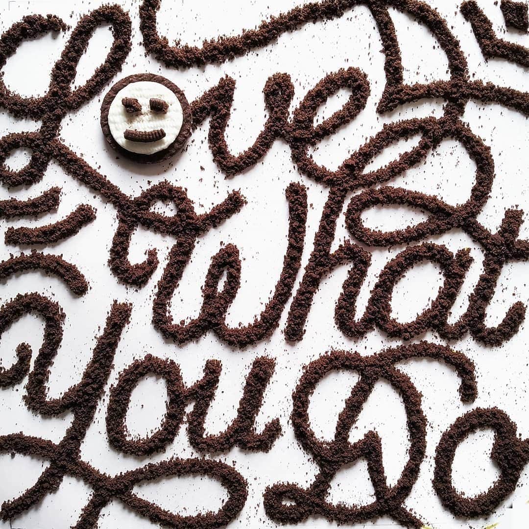 OREOさんのインスタグラム写真 - (OREOInstagram)「Love what you do, and love what you eat. 😉 📸: @novice_calligrapher」7月27日 0時00分 - oreo