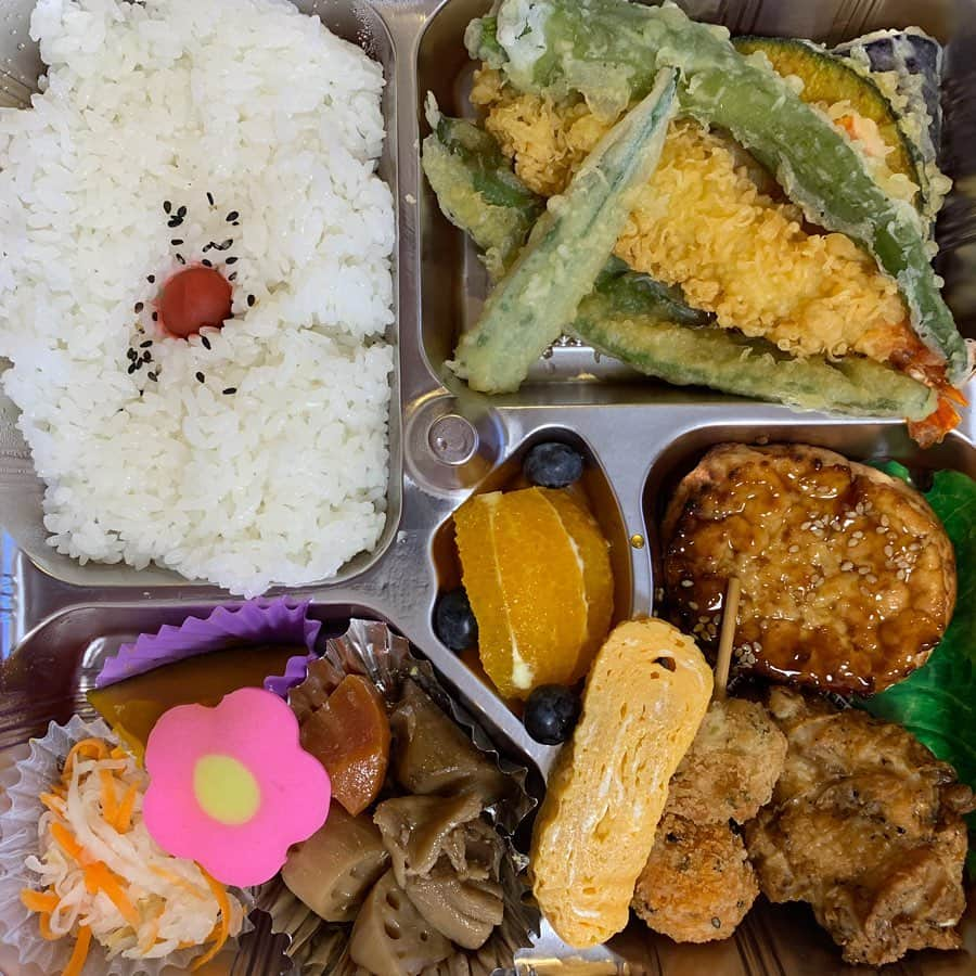 もえのあずきさんのインスタグラム写真 - (もえのあずきInstagram)「大分県の九重大吊橋でのハンバーガー大食い大会🍔きてくれはったみなさまありがとうございます☺️💕 本当に九重の方々も景色もハンバーガーもぜんぶ大好きです🙈💕 また来られるといいな〜💓 #夢大吊橋#大分県#九重夢大吊橋 #九重町 #夢バーガー#大食い大会#ハンバーガー」7月27日 0時10分 - moeazukitty