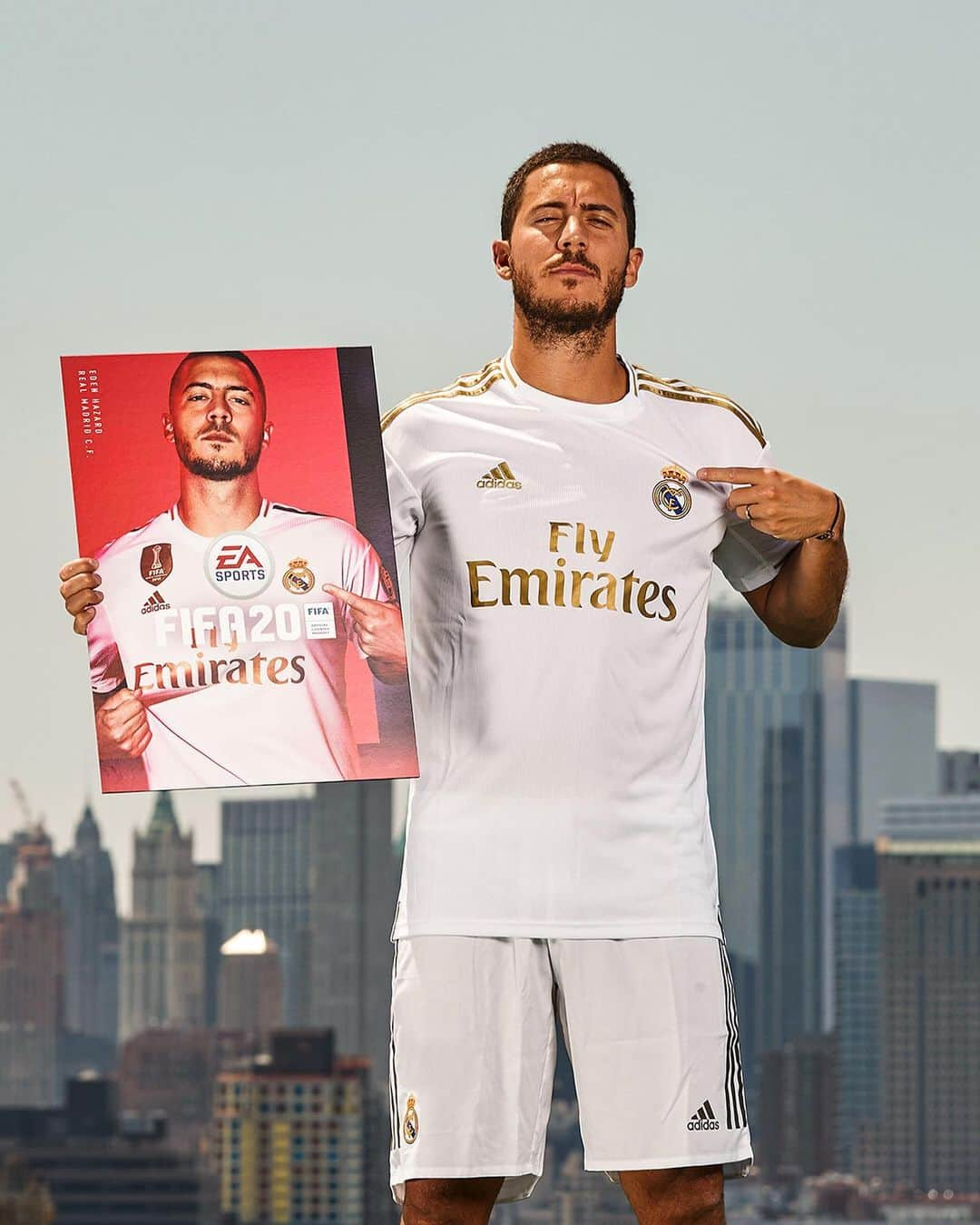 レアル・マドリードさんのインスタグラム写真 - (レアル・マドリードInstagram)「🔥🎮 @HazardEden_10 presents the @EASPORTSFIFA #FIFA20 cover in style in New York!」7月27日 0時05分 - realmadrid