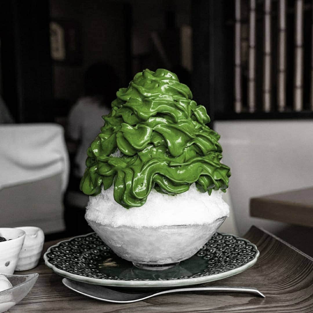 Matchæologist®さんのインスタグラム写真 - (Matchæologist®Instagram)「😱 Holy #Matcha! 😱 Hands up if you’d love to take a bite out of this heavenly Matcha #Kakigori 🙏 – we know we certainly would! 😍 (📷: @itd_be_rude_not_to) . 💚 Our Midori™ is a perfect matcha grade for use in any matcha dessert recipes that require a beautiful green colour and the flavour intensity required to shine through other ingredients. 🍵🌿 . For premium-quality matcha 🍵, please visit Matchaeologist.com. . Matchæologist® #Matchaeologist Matchaeologist.com」7月27日 0時13分 - matchaeologist