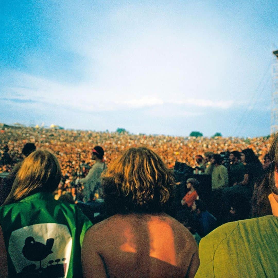 lifeさんのインスタグラム写真 - (lifeInstagram)「Now available: LIFE: WOODSTOCK at 50—Three Amazing Days of Peace and Music. Swipe through for a sneak peak of some of the great photos included. You can find this special edition on newsstands everywhere and Amazon - https://amzn.to/2SBN1W9  Photos: Woodstock Ventures LC; Barry Z. Levine/Getty Images; John Dominis/The LIFE Picture Collection; Bill Eppridge/The LIFE Picture Collection; Barry Z. Levine/Getty Images; John Dominis/The LIFE Picture Collection」7月27日 0時23分 - life
