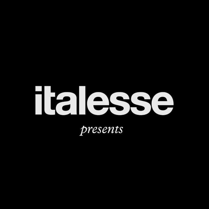 のインスタグラム：「Designing around aromas: going beyond the varietal-specific glass. That’s the essence of our project Senses. The objective is to design professional stem glasses, which respect the uniqueness of a wine. A sensation of roundness and fullness that caresses the palate like silk.. or honey, and that makes a sip of wine an ecciting experience, that’s the softness of the wine, a part of its uniqueness and our professional glasses make possible to fully enjoy it. Prepare your senses! Cheers! P.S. Check the video about elegance out on our instagram.  #italesse #design #glassware #glass #stemware #tableware #tasting #wine #winelife #winetime #winelover #winetsting #inegram #instawine #italessesenses #senses #aromas #emotions #terroir #masterclass #etoile #uniqueness #designingaroundaromas #beyondthevarietalspecificglass #honey #silk #softness #gold #cheers」