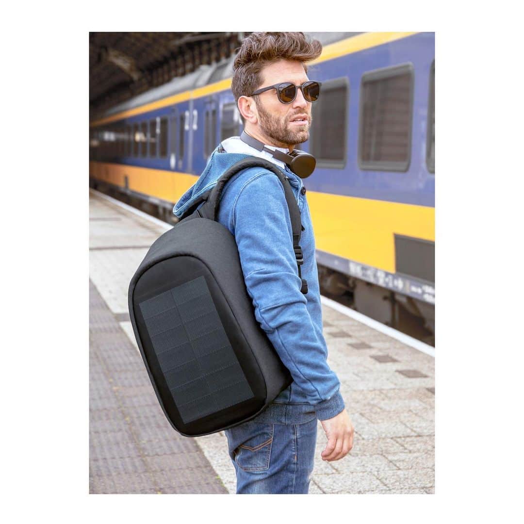 XD Designさんのインスタグラム写真 - (XD DesignInstagram)「The ultimate backpack for gadget lovers is now available at www.xd-design.com 🤩 #BobbyTech • • • • #xddesign #bobbybackpack #xddesignbobby #solarpower #solarbackpack #antitheftbag #solarpanel #antitheftbackpack #usbbag #travelers #travellifestyle #travelgear #photooftheday #journey #globetrotter #keepexploring #modernnomad #gadgetlover #doyoutravel #gotyourback #travelmore #digitalnomad #thetraveltag #tech #techbackpack #adventureseekers #passportlife #travelcommunity」7月27日 0時42分 - xddesign