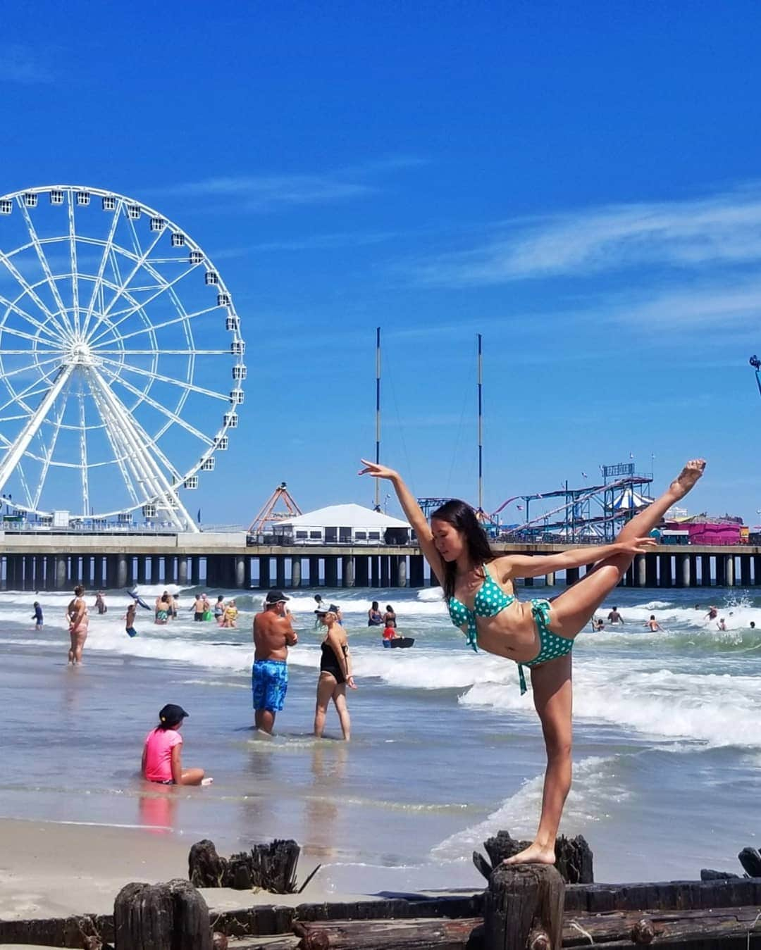 Lily Saito (齊藤莉理)さんのインスタグラム写真 - (Lily Saito (齊藤莉理)Instagram)「Sad to think I won't be seeing the beach in another year. Summer 2019, you were good to me 💙🙏🏻😊」7月27日 1時22分 - lilysaito_