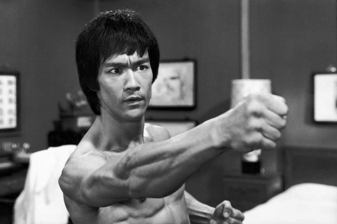 アカデミー賞さんのインスタグラム写真 - (アカデミー賞Instagram)「"Bruce's way of martial arts was the total opposite of the classical style. He wanted to get away from that. He was a superb martial artist. There was no one who could've done the scenes like he did. It was beautiful…" - Linda Lee Cadwell on her late husband Bruce Lee, seen here in "Enter the Dragon" (1973)」7月27日 1時38分 - theacademy
