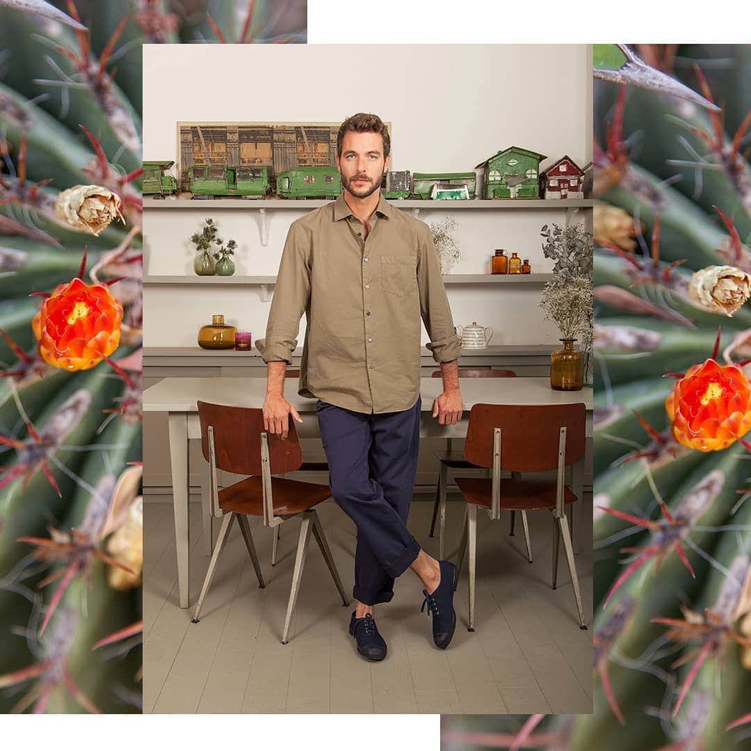 ベンシモンのインスタグラム：「Voyage voyage 🍃 Cet été Bensimon a imaginé le vestiaire masculin idéal, composé de pièces iconiques aux allures army et d'essentiels aux couleurs intemporelles. Découvrez les must have du dressing masculin en solde jusqu'à -50% en ligne et dans nos boutiques! 🇬🇧 Travel travel 🍃 Bensimon has created the ideal men's wardrobe, composed of iconic pieces with an army look and essential items in timeless colours, our pieces are a must have for men's dressings! Discover the must have of men's dressings on sale up to -50% online and in our stores! #Bensimon #homme #summer」