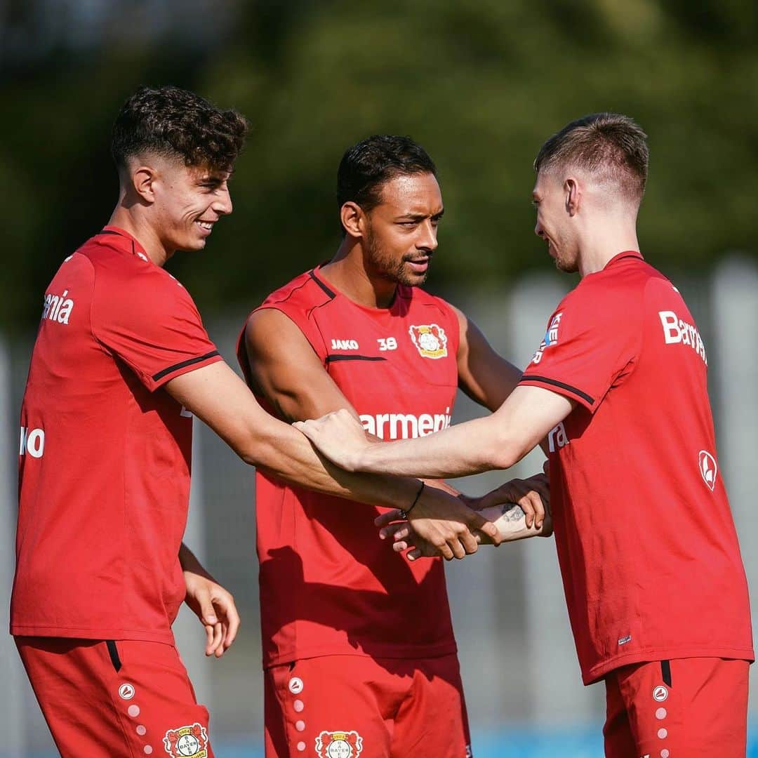 カリム・ベララビのインスタグラム：「Training mit ReRe 💯 und 🐐 // #bros 😁👌🏾💪🏾」