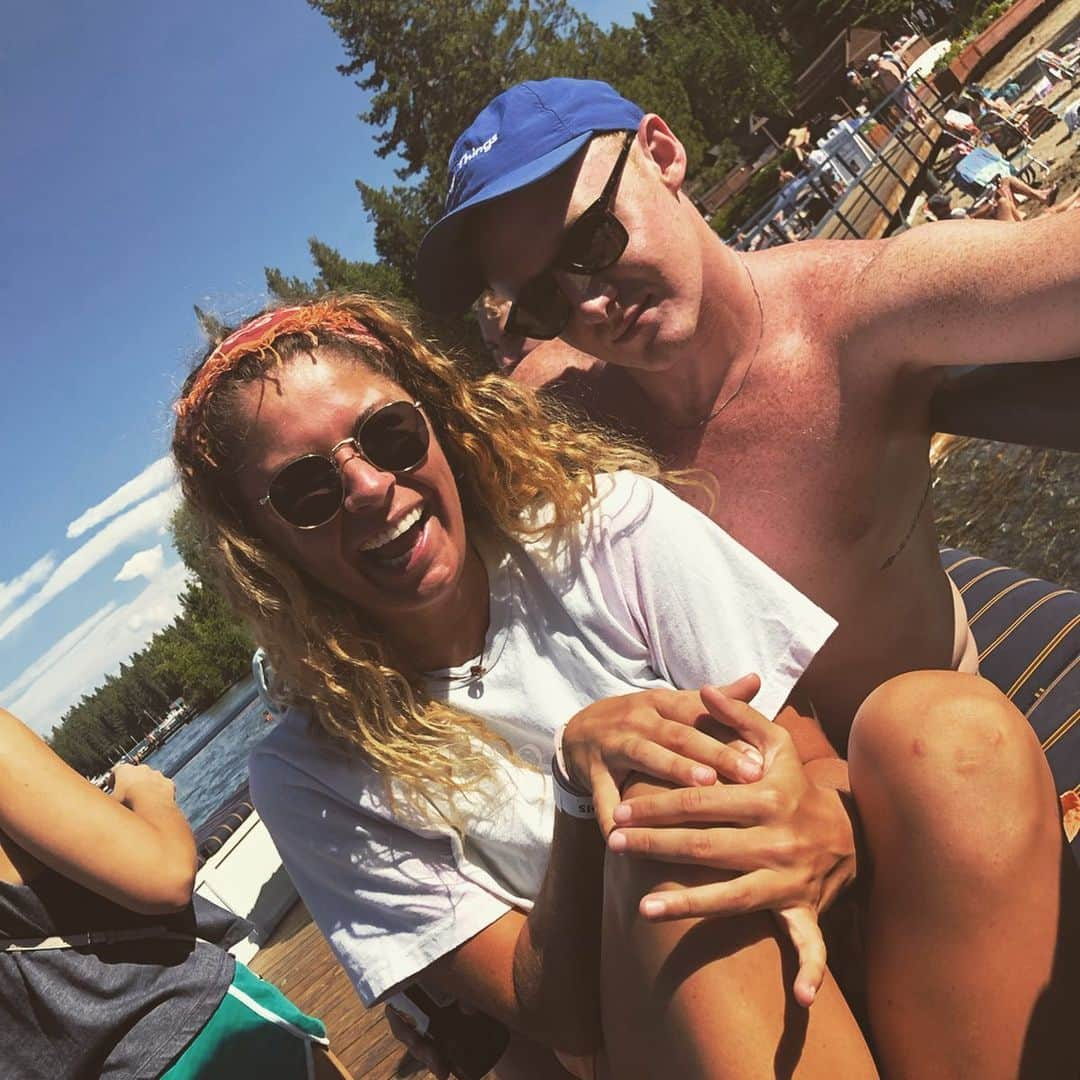 エリザベス・バイゼルさんのインスタグラム写真 - (エリザベス・バイゼルInstagram)「A weekend for the books with some of my favorite people in the world. #mugs #phil #tahoe」7月27日 1時51分 - ebeisel34