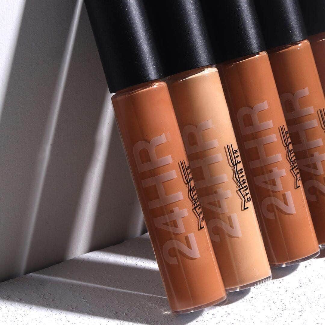 M·A·C Cosmetics Canadaさんのインスタグラム写真 - (M·A·C Cosmetics CanadaInstagram)「Studio Fix 24-Hour Smooth Wear Concealer has unique film formers that help your skin look natural and selfie ready 🕐 all 🕒 day 🕕 and 🕖 all 🕚night - up to 24 hours! Repost @maccosmeticsuk」7月27日 2時00分 - maccosmeticscanada