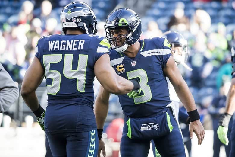 ラッセル・ウィルソンのインスタグラム：「‪Congrats to an amazing player and the best in the game to an even better man. Love you homie. You earned everything! @Bwagz 💰🙏🏾#GoHawks ‬#ClassOf2012 ‪#DontGetBoredWithConsistency ‬」