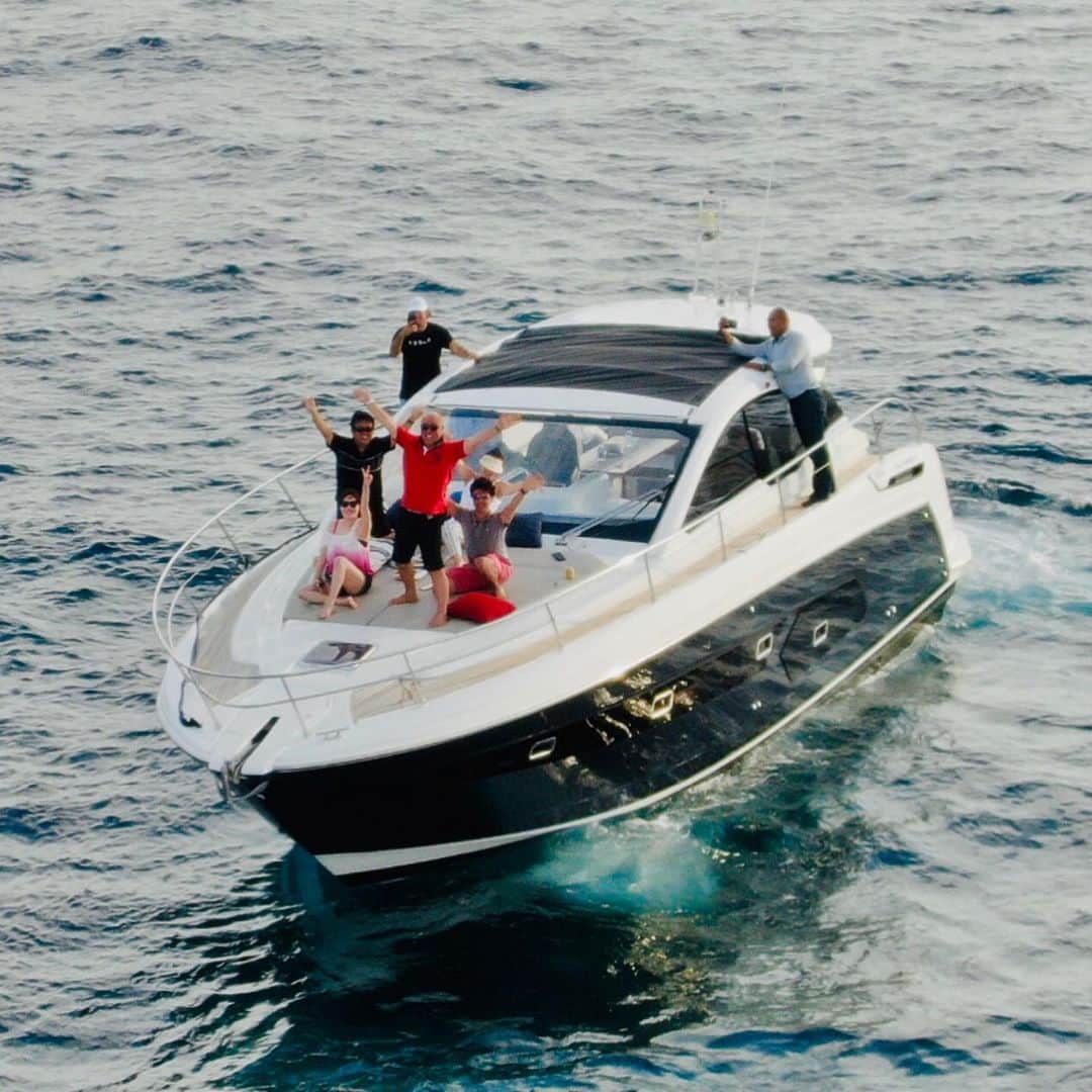 松久信幸さんのインスタグラム写真 - (松久信幸Instagram)「Pleasure boat 🛥. #nobu @nobuloscabos #nobupose👈👉 @adriancanna. @sallytherockstar @yoshi_kida」7月27日 11時49分 - therealnobu