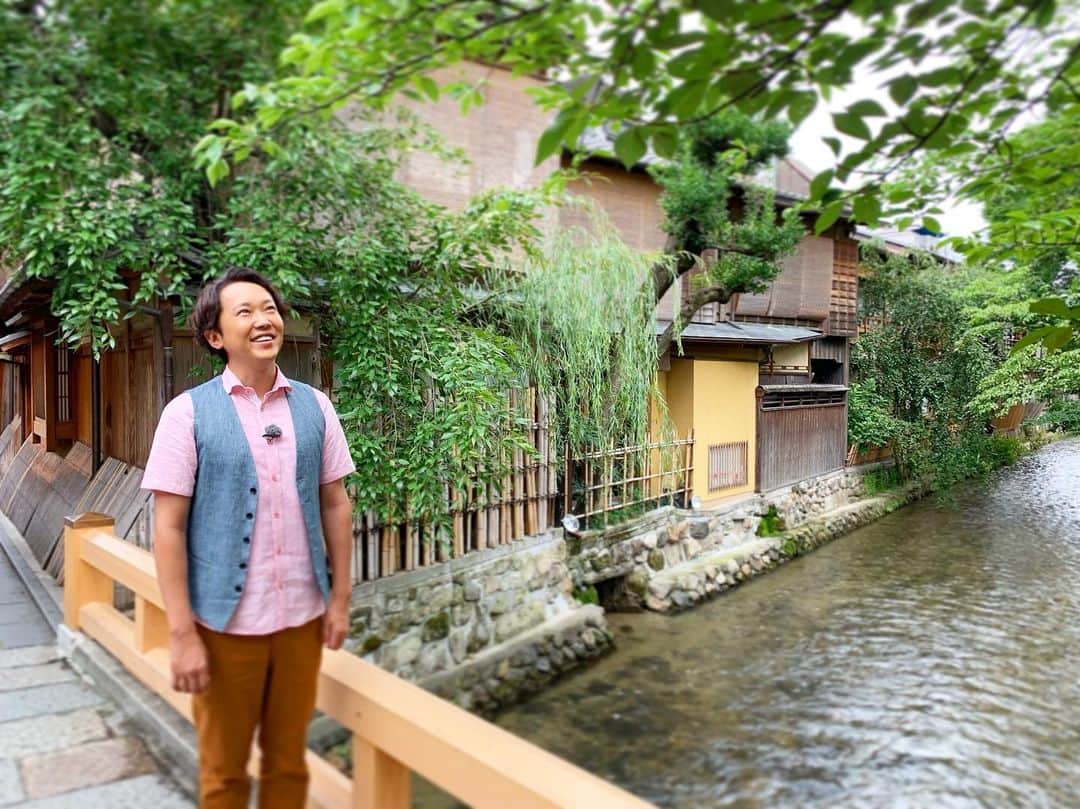 金子貴俊のインスタグラム：「祇園は風情があってええどすなぁ〜  #京都#祇園#日本#旅#白川 #kyoto #gion #japan #travel」