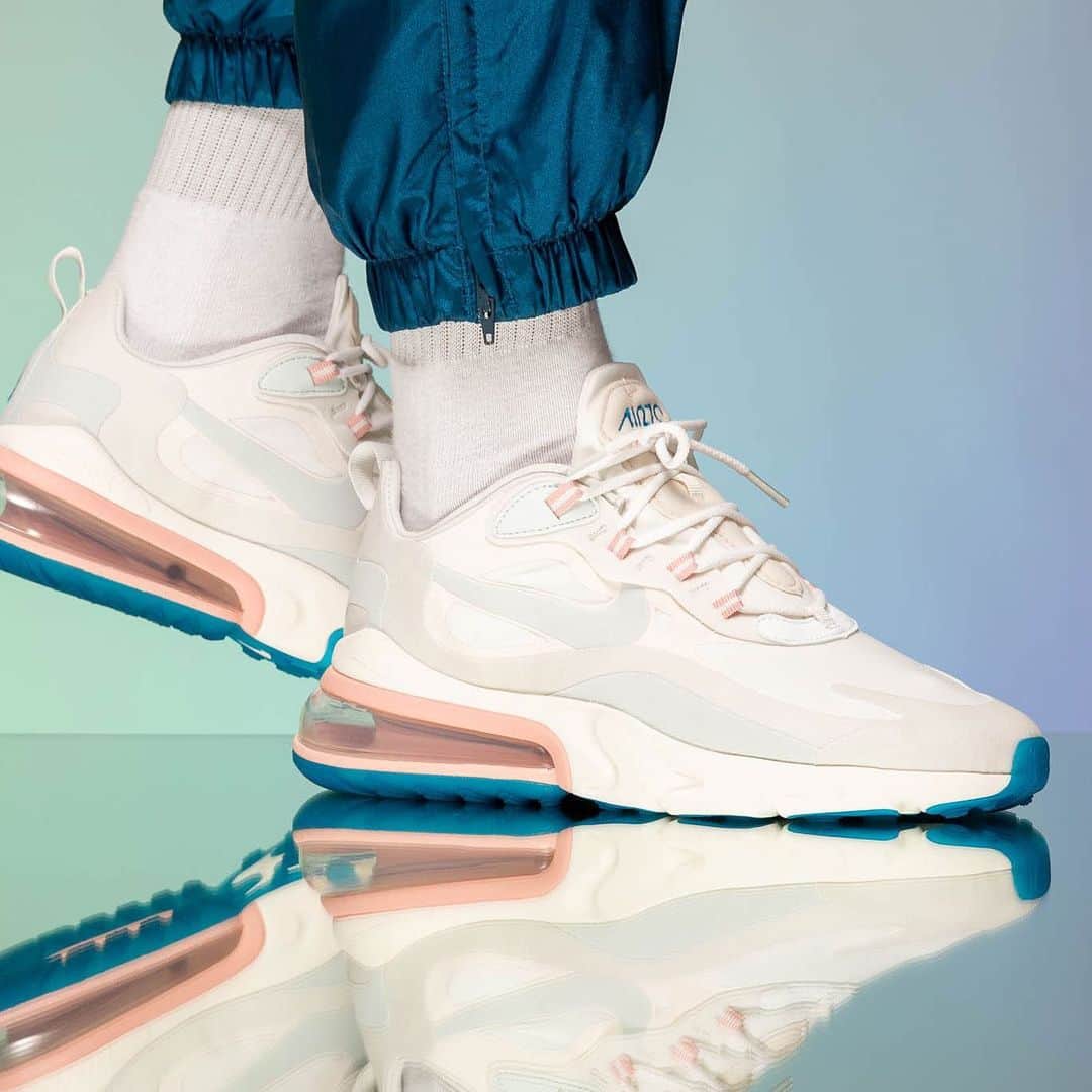 Sneaker Newsさんのインスタグラム写真 - (Sneaker NewsInstagram)「The Nike Air Max 270 React returns in a new Summit White edition. For details on where to buy this newest colorway, tap the link in our bio.」7月27日 12時34分 - sneakernews