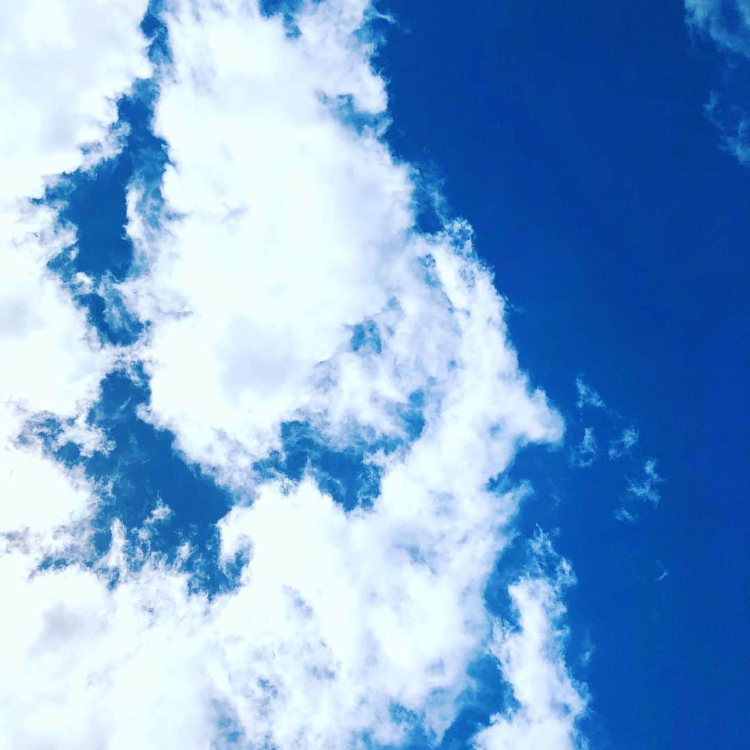 永野沙耶さんのインスタグラム写真 - (永野沙耶Instagram)「空が綺麗🔆🔅 もくもく雲︎︎☁️ 台風来るのかな？？」7月27日 12時41分 - saya_nagano