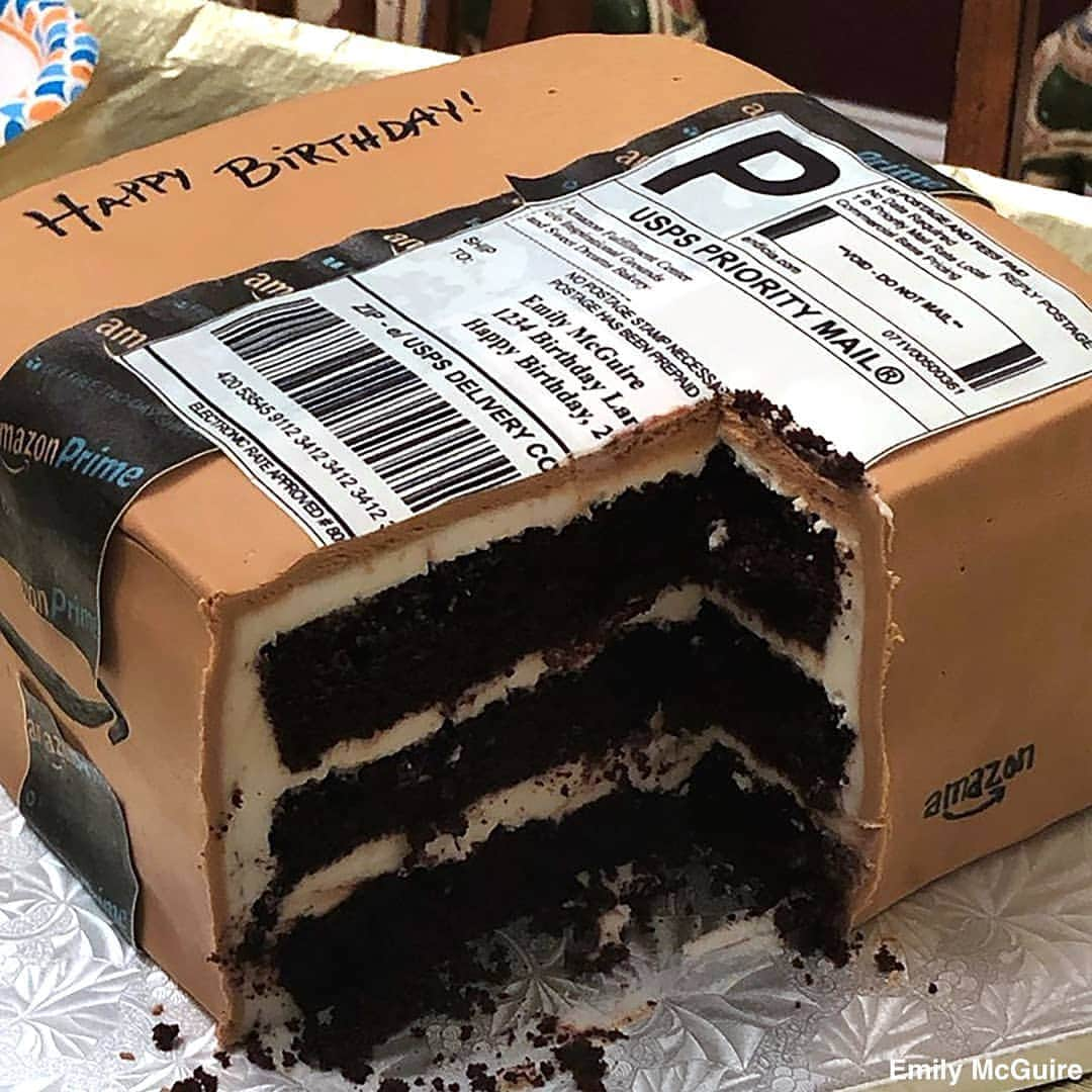 ABC Newsさんのインスタグラム写真 - (ABC NewsInstagram)「An Amazon-loving woman had a good laugh on her birthday this year when her husband surprised her with a cake celebrating her love for the e-commerce company. #amazon #birthday #birthdaycake #surprise」7月27日 3時58分 - abcnews