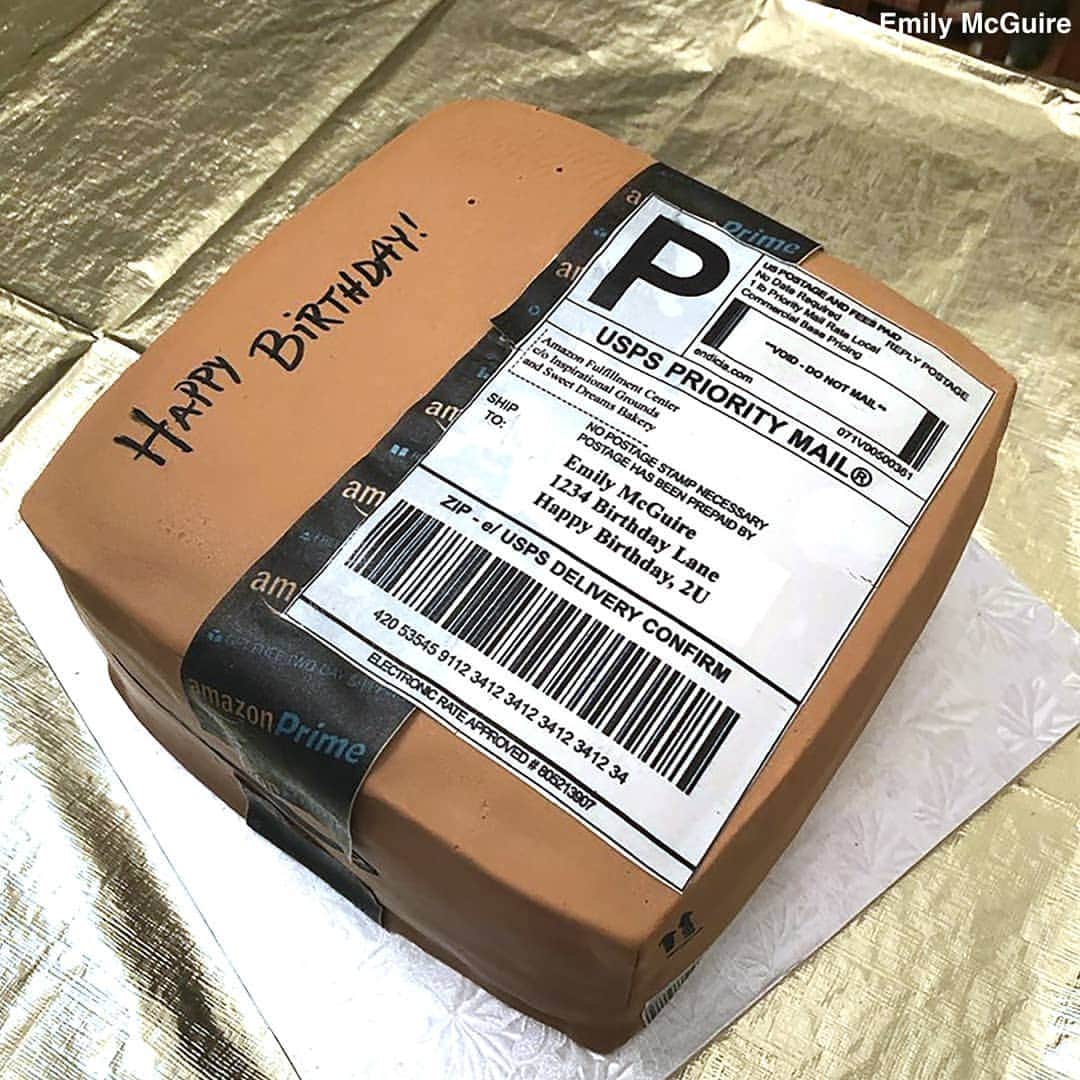 ABC Newsさんのインスタグラム写真 - (ABC NewsInstagram)「An Amazon-loving woman had a good laugh on her birthday this year when her husband surprised her with a cake celebrating her love for the e-commerce company. #amazon #birthday #birthdaycake #surprise」7月27日 3時58分 - abcnews