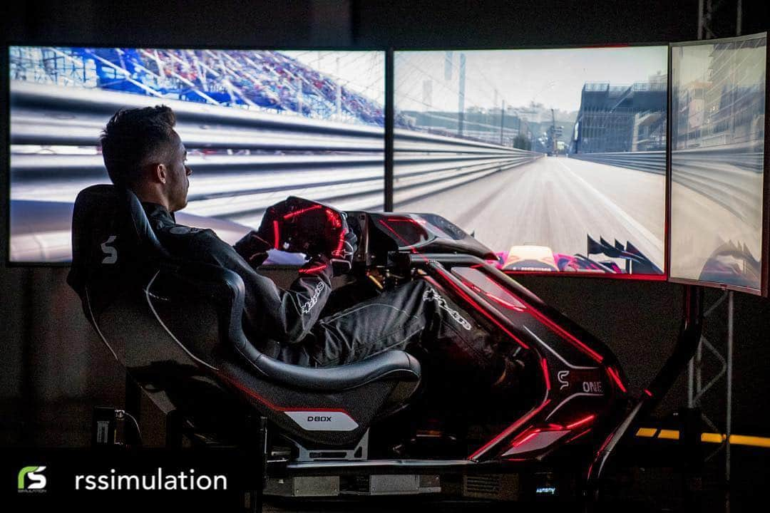 アンドレ・ロッテラーさんのインスタグラム写真 - (アンドレ・ロッテラーInstagram)「#repost @rssimulation Sector One offers such a realistic driving experience that it enables professional racing drivers to train at home. Choose the best, choose like the pros... right @andre_lotterer ? 😎  For more information and inquiries about Sector One simulator follow the link and visit our official website: https://www.rssimmonaco.net/sectorone/」7月27日 4時07分 - andre_lotterer