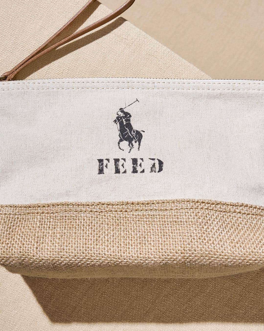 Polo Ralph Laurenさんのインスタグラム写真 - (Polo Ralph LaurenInstagram)「This pouch helps provide 65 meals to schoolchildren in the US.  For every dollar spent on #POLOxFEED products — including a tote bag, backpack, pouch, and hat — a meal is donated to feed a hungry child. Ten percent of the purchase price of each item is donated to @NoKidHungry whose average cost to provide school meals is 10 cents per meal. Learn more at nokidhungry.org.  Shop the #POLOxFEED capsule collection on RalphLauren.com AND #ThePoloApp (US only).」7月27日 4時24分 - poloralphlauren