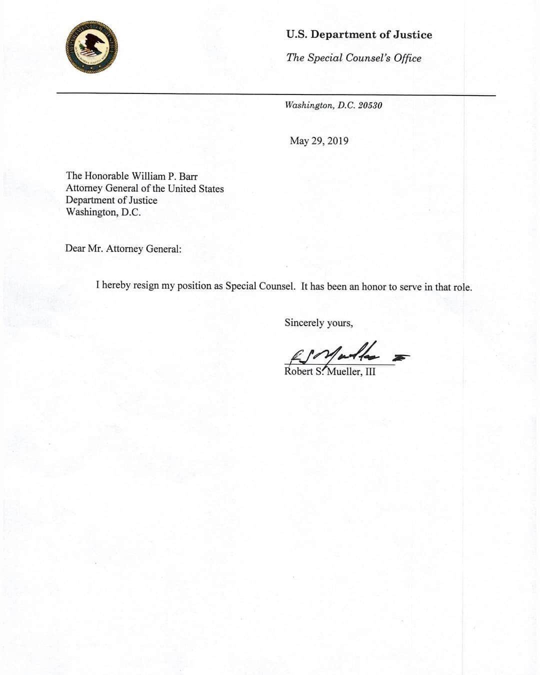 ABC Newsさんのインスタグラム写真 - (ABC NewsInstagram)「NEW: "I hereby resign my position as Special Counsel," former special counsel Robert Mueller wrote to Attorney General Bill Barr in his resignation letter, obtained by ABC News. "It has been an honor to serve in that role." #donaldtrump #mueller #muellerhearings #politics」7月27日 4時16分 - abcnews