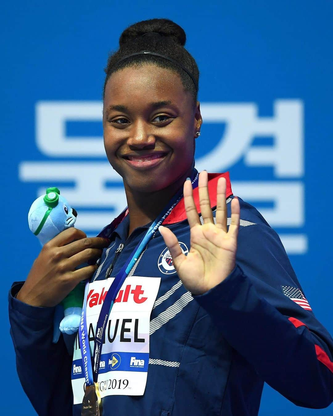 オリンピックチャンネルさんのインスタグラム写真 - (オリンピックチャンネルInstagram)「Three world records in swimming and third consecutive gold for the U.S. women's water polo team are today's highlights from #FINAGwangju2019.⁠⠀ ⁠⠀ Click link in the bio and relive the most interesting moments of the day in our blog.」7月27日 4時28分 - olympicchannel_x