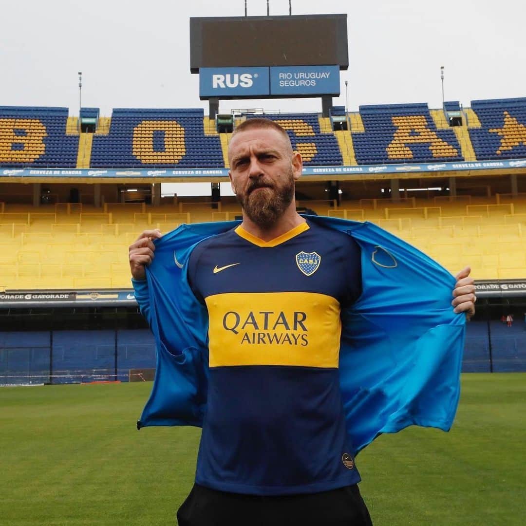 カルロス・テベスのインスタグラム：「De Rossi is @bocajrsoficial」
