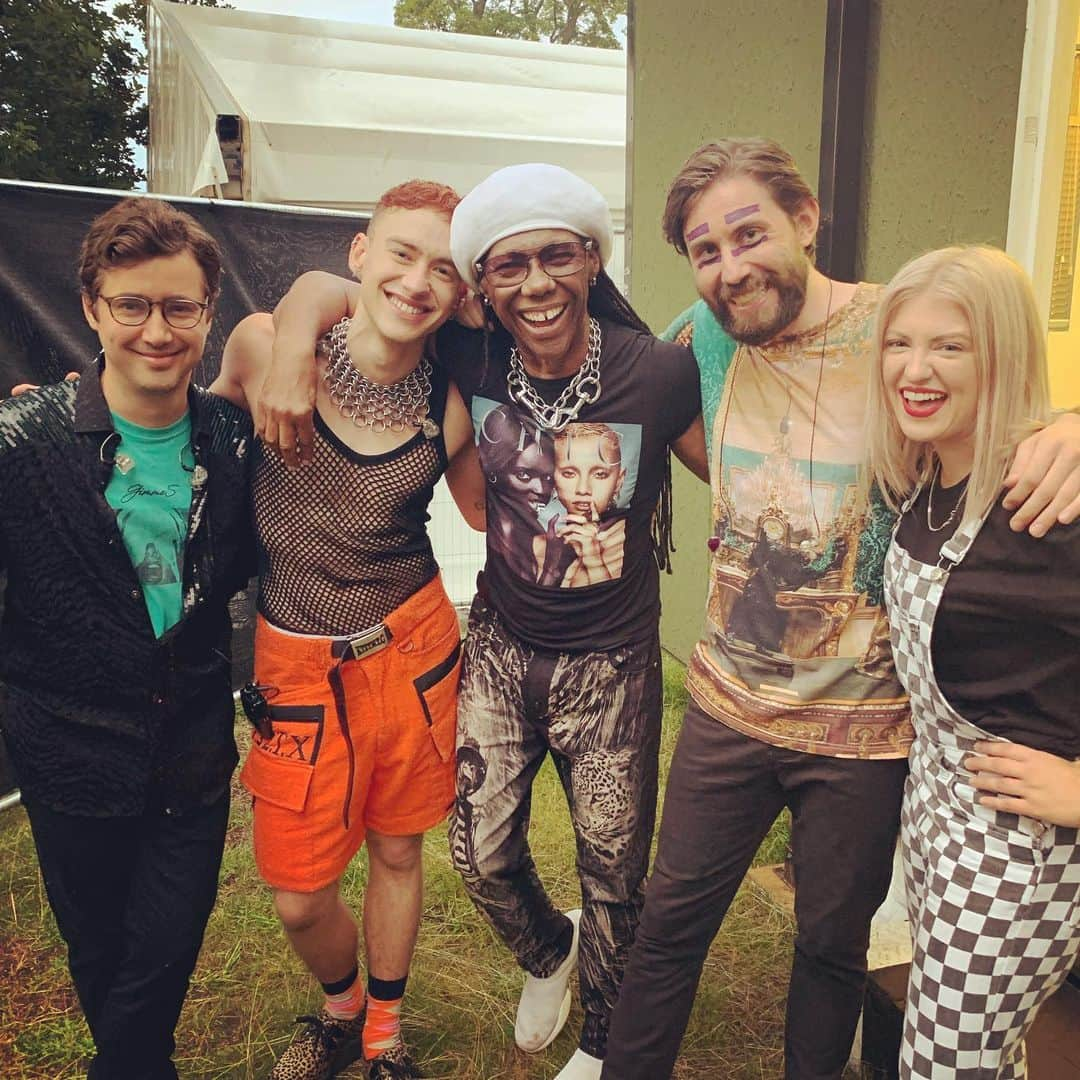 ナイル・ロジャースさんのインスタグラム写真 - (ナイル・ロジャースInstagram)「Backstage w @yearsandyears and one of my new songwriting bruhs @ollyyears - They just killed it!!!」7月27日 4時56分 - nilerodgers