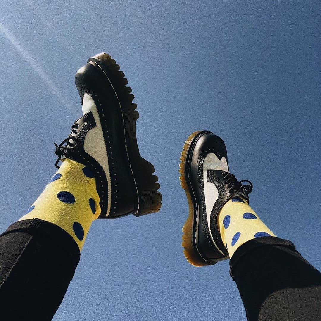 ドクターマーチンさんのインスタグラム写真 - (ドクターマーチンInstagram)「The weekend is here. Get ready to kick things off in Docs.」7月27日 5時12分 - drmartensofficial