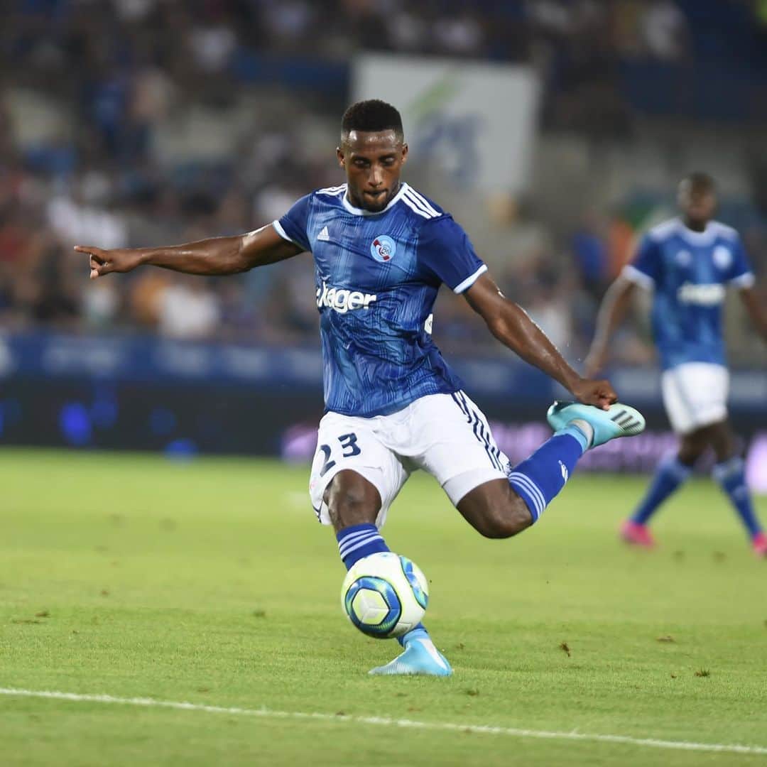 リオネル・キャロルのインスタグラム：「La saison est lancée 🔵⚪️ 🔥」