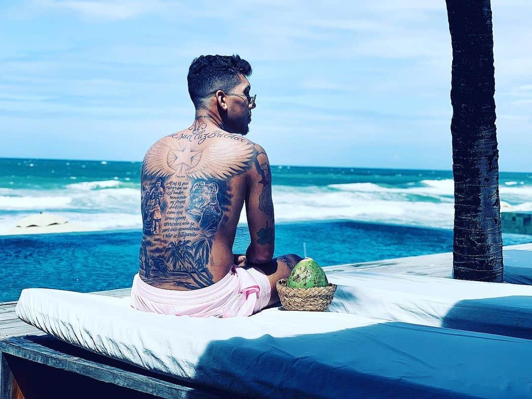 ロベルト・フィルミーノさんのインスタグラム写真 - (ロベルト・フィルミーノInstagram)「@kenoaresort 🔝」7月27日 5時26分 - roberto_firmino