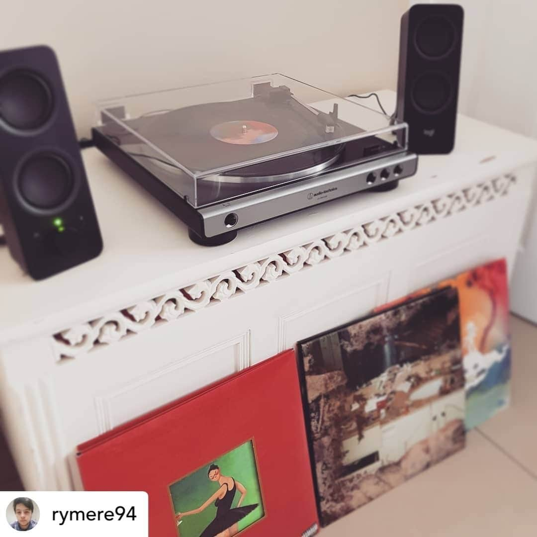 Audio-Technica USAさんのインスタグラム写真 - (Audio-Technica USAInstagram)「#FanPhotoFriday: Our AT-LP60X turntable is a great addition to any record collection! Thank you for sharing, @rymere94! . . . #AudioTechnica #ATLP60X #LP60X #Turntable #Vinyl #LP #Records #MusicLovers #VinylJunkies」7月27日 5時43分 - audiotechnicausa