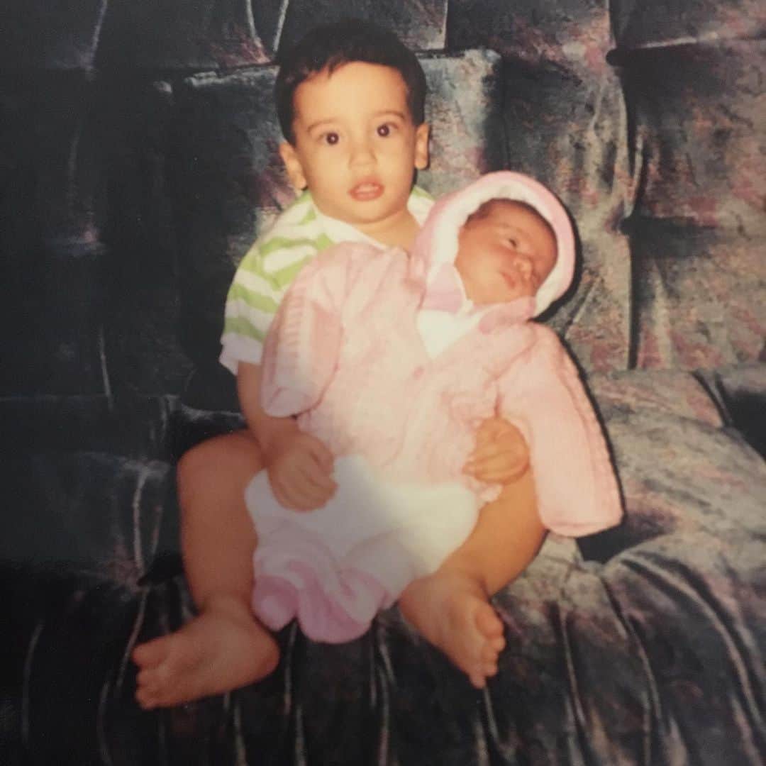 Sarah Ramadanのインスタグラム：「part one: ⠀ I was born in 1995 with a lot of hair on my head. My blood came from the holy grounds of Lebanon. I called Vancouver home, though my origin was as intertwined as the root system of a cedar tree. ⠀ My dad was responsible for teaching me Lebanese folk dance and my mom’s role was to to feed me all the hummus. ⠀ I am the sibling to 3 sisters and 1 brother. My fondest childhood memory is when we howl with each other over the stupid things we did as a kid. We did a lot of stupid stuff. Bless my mom’s soul. ⠀ If you asked me what I wanted to be when I was older, you’d get my big brown eyes batting their thick lashes as I sing-say “a princess!!!” ⠀ Then I wanted to be a scientist because I loved flowers. ⠀ And then I wanted to be a singer. ⠀ And then one day I was too conflicted to think of my dreams. Mental illness kinda got in the way.」