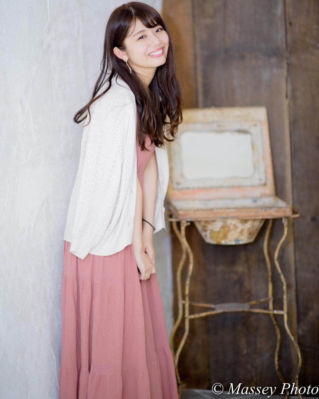 のインスタグラム：「. . . . 「Studio Debbie's」で撮った写真です。 モデルは、舞ちゃんです。 It is a picture taken in the studio “Studio Debbie's”. Her name is Mai. . . #ポートレート #ポートレート女子 #ポートレートモデル #ポートレート撮影 #ポートレート部 #ポートレイト #ポトレ #被写体 #モデル #被写体モデル #写真部 #東京カメラ部 #サロンモデル #美脚 #撮影会モデル #撮影会の女神さま #portrait #excellent_portraits #girlsphoto #cute #lovers_nippon_portrait #portrait_perfection #portraitphotography #japanesegirl #japanesemodel #model #tokyogirl #good_portraits_world #모델촬영 #인물사진」