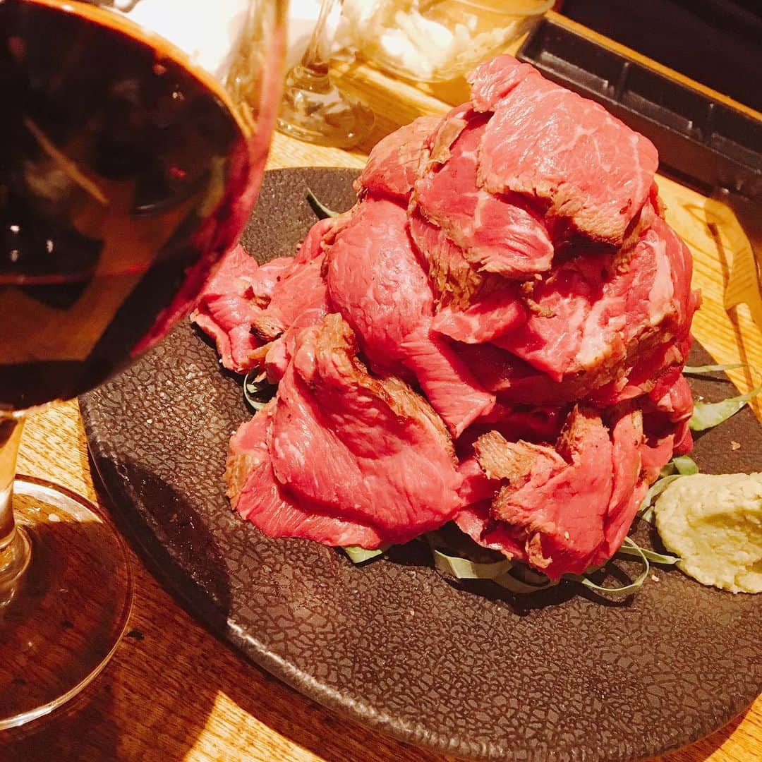 瀬口えりなさんのインスタグラム写真 - (瀬口えりなInstagram)「. これを、、、こうじゃ！ めちゃうまでした。 . #肉#焚火屋渋谷店#渋谷#shibuya#dinner」7月27日 5時58分 - seguchierina