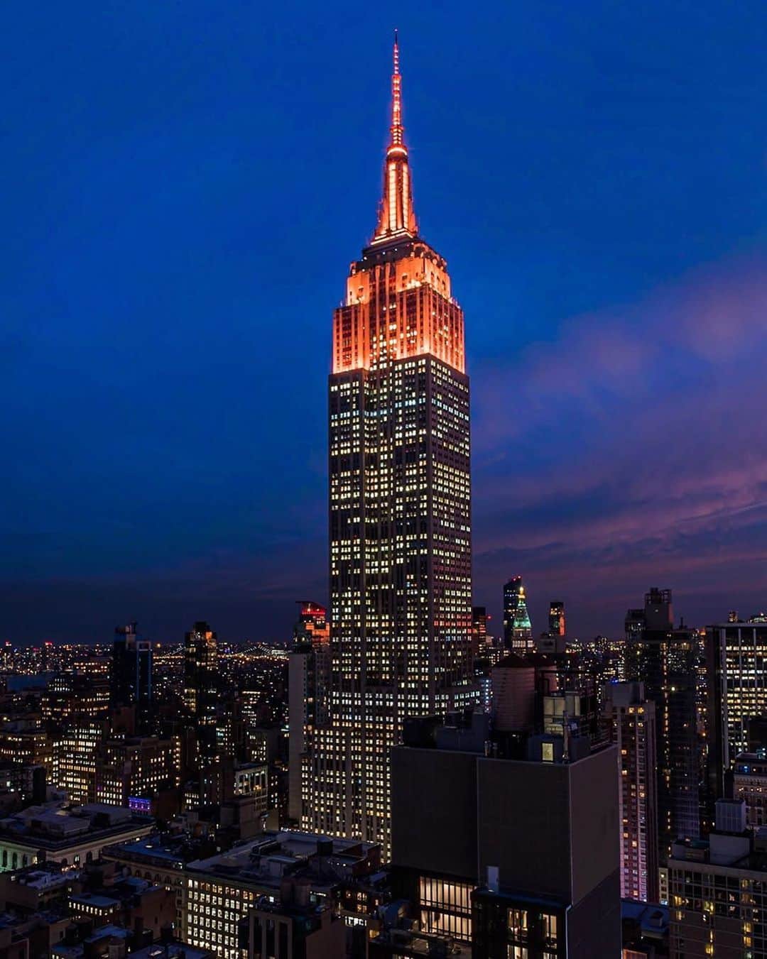 Empire State Buildingさんのインスタグラム写真 - (Empire State BuildingInstagram)「We’re glowing in all orange tonight, celebrating the series finale of @netflix’s @oitnb & the launch of the Poussey Washington Fund, which seeks to support non-profit advocacy groups in order to challenge current policies, reform political justice, protect immigrants’ rights & more. #OITNB #OrangeForever 🧡 . 📷: @javan #EmpireStateBuilding」7月27日 6時08分 - empirestatebldg