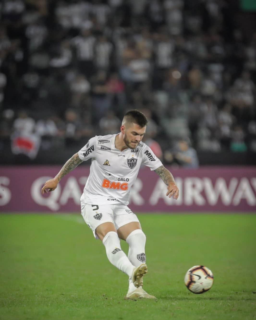 ナタンのインスタグラム：「Aqui é #Galo 🐔💪🏻 @atletico @sulamericana」