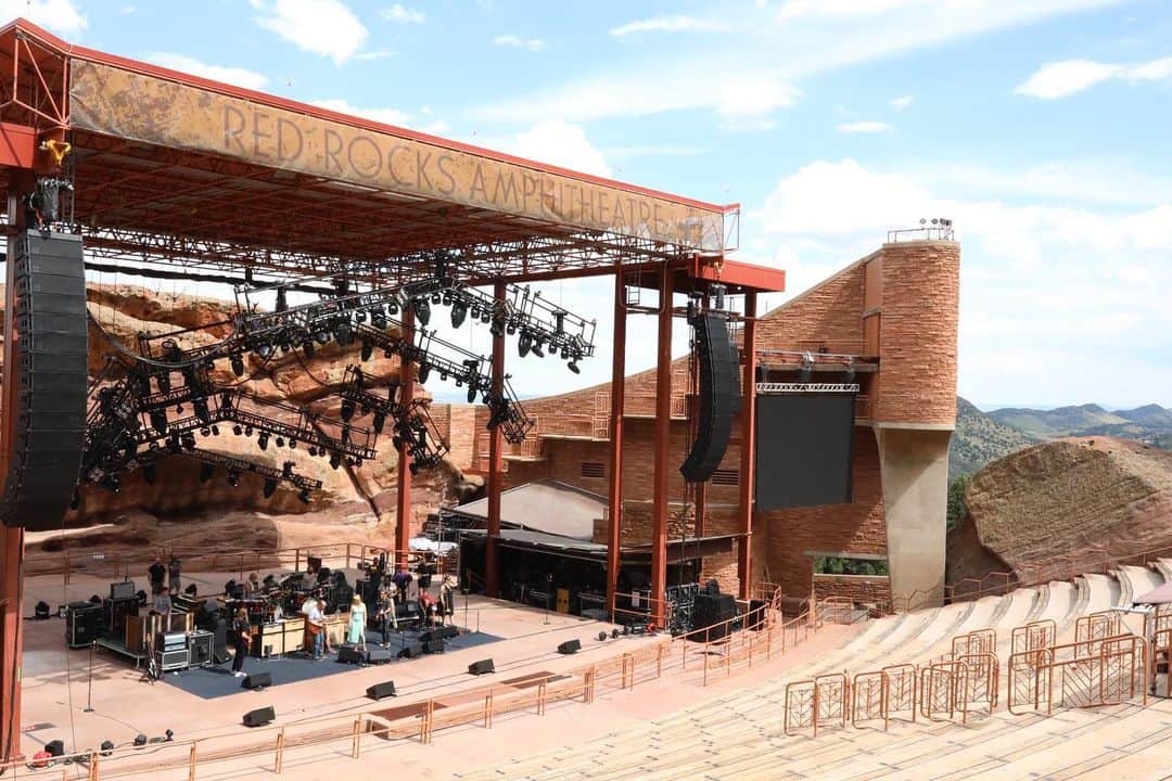 テデスキ・トラックス・バンドのインスタグラム：「No more fooling around... We’re ready for Red Rocks. Tune in via nugs.tv, these are two nights you won’t want to miss. 📷: @marcissistic」