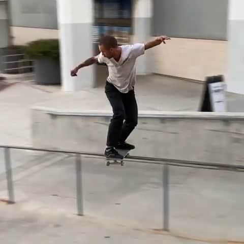 オルタモントのインスタグラム：「Sliding into the weekend w/ @dakotaservold 🚀 // 📹: @bryanbetz // #CFADC」
