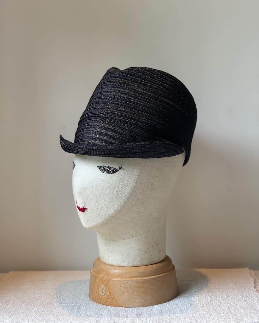 カミラフカのインスタグラム：「. Tengallon cap . #kamilavka  #hat #cap #tengallon」