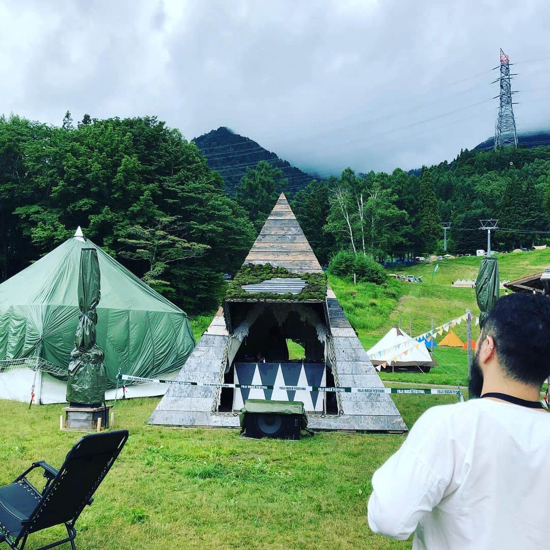 山嵜廣和のインスタグラム：「BGM係、遅刻しましたが、無事苗場に到着致しました！」