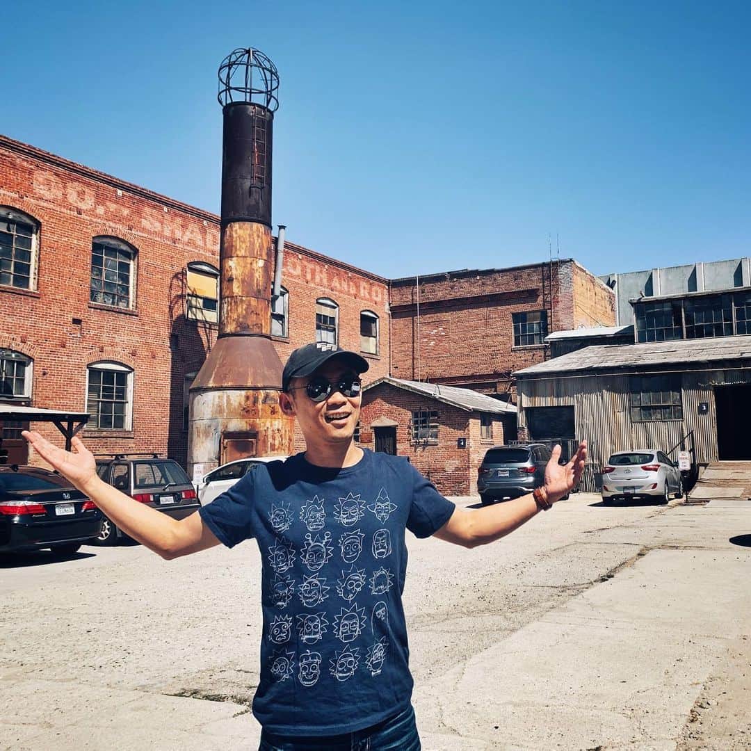 ジェームズ・ワンのインスタグラム：「Back where it all began. Scouting @lacystreetproductioncenter. Shot all of #SAW here. #memories」