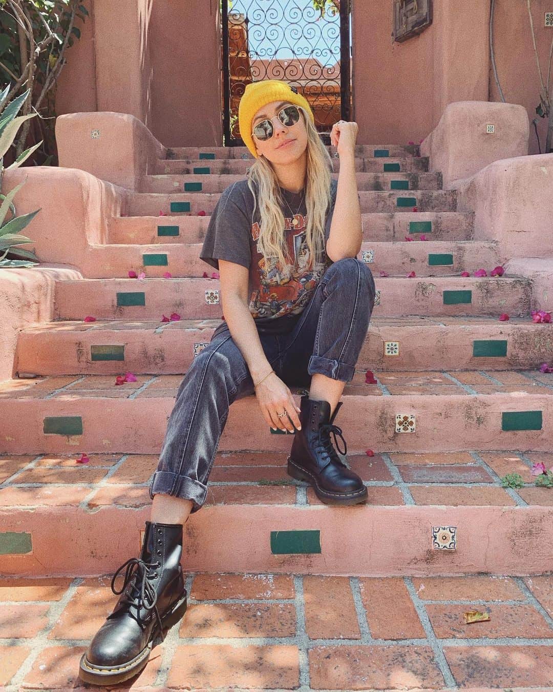 Camden Scottのインスタグラム：「Who is she?!?! Find out in my new video feat. @amyordman (you can also see her working hard to get that pic in the reflection of my glasses) Link in bio ☺️」