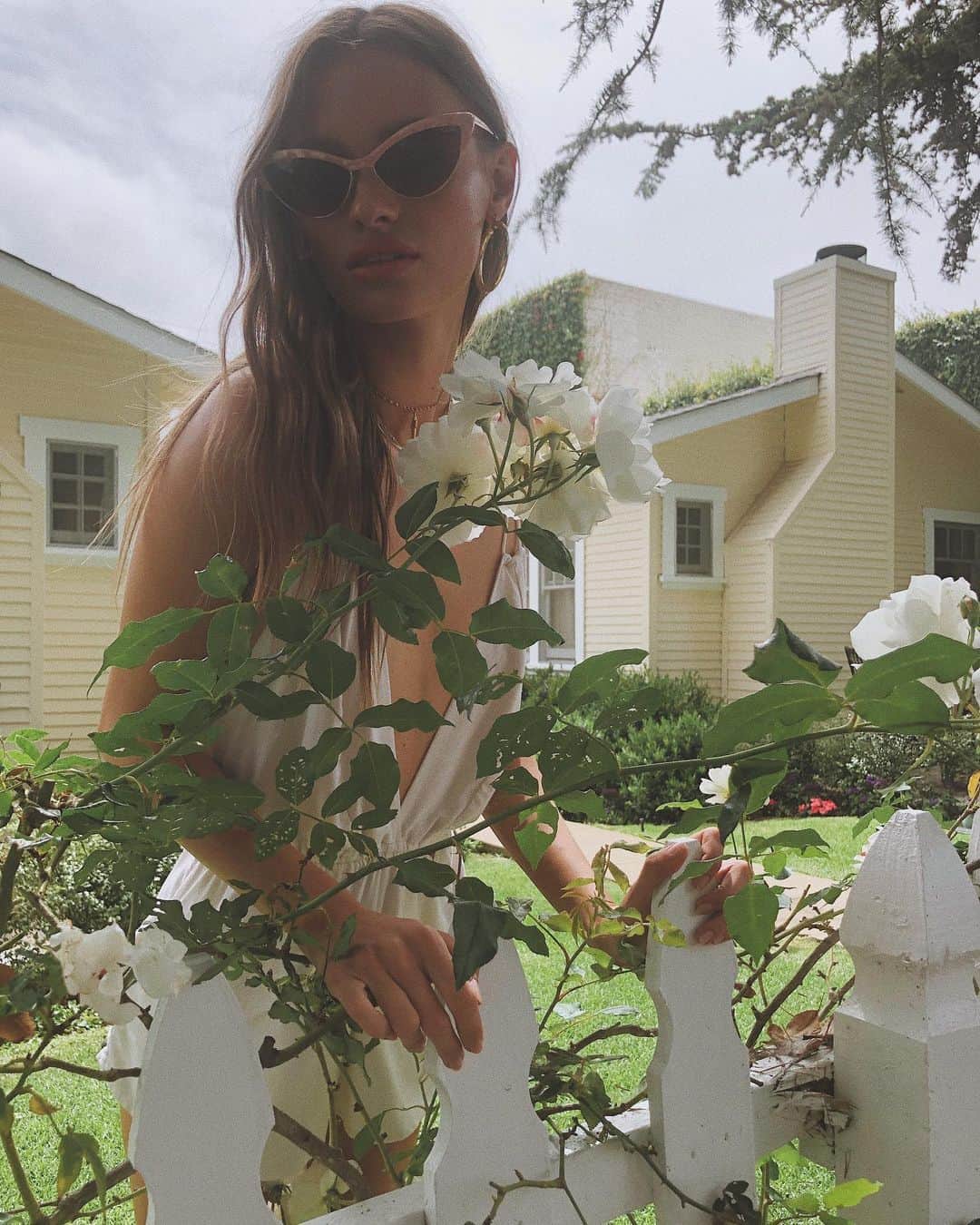 ブルーライフのインスタグラム：「@lerabubleyko in the zena romper by @indahclothing 💐」