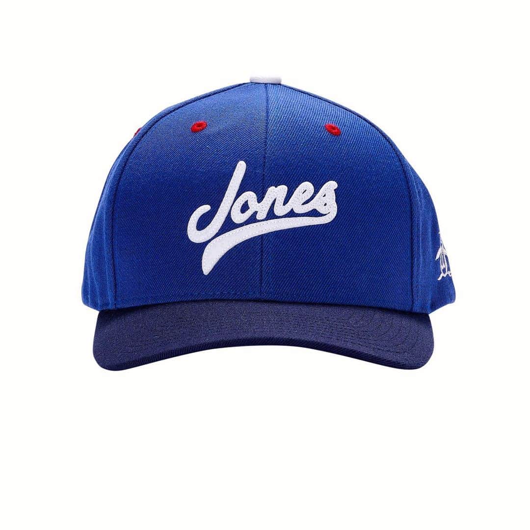 Munsingwearさんのインスタグラム写真 - (MunsingwearInstagram)「JONES×MUNSINGWEAR【銀座旗艦店限定商品】 JONES Sports はアメリカオレゴン州ポートランド発祥のブランドです。アメリカの伝統的なハイスクールやカレッジゴルフチームで数多く使用されていた老舗ブランド。スタンフォード大学時代、タイガーウッズが使用していたことでも知られています。 #munsingwear #マンシングウェア #golf #ゴルフ #ポロシャツ #銀座 #ゴルフ #golf #ゴルフ女子 #ゴルフ男子 #ゴルフ好き #ゴルフ好きな人と繋がりたい #ゴルフ大好き #旅行 #ゴルフコーデ #ゴルフ練習 #ゴルフウェア #ゴルフ仲間 #インスタゴルフ #ゴルフ場 #ゴルファー #女子ゴルフ #ドライバー #ポロシャツ #ポロシャツコーデ #JONES @munsingwear_ginza」7月27日 8時29分 - munsingwear_jp