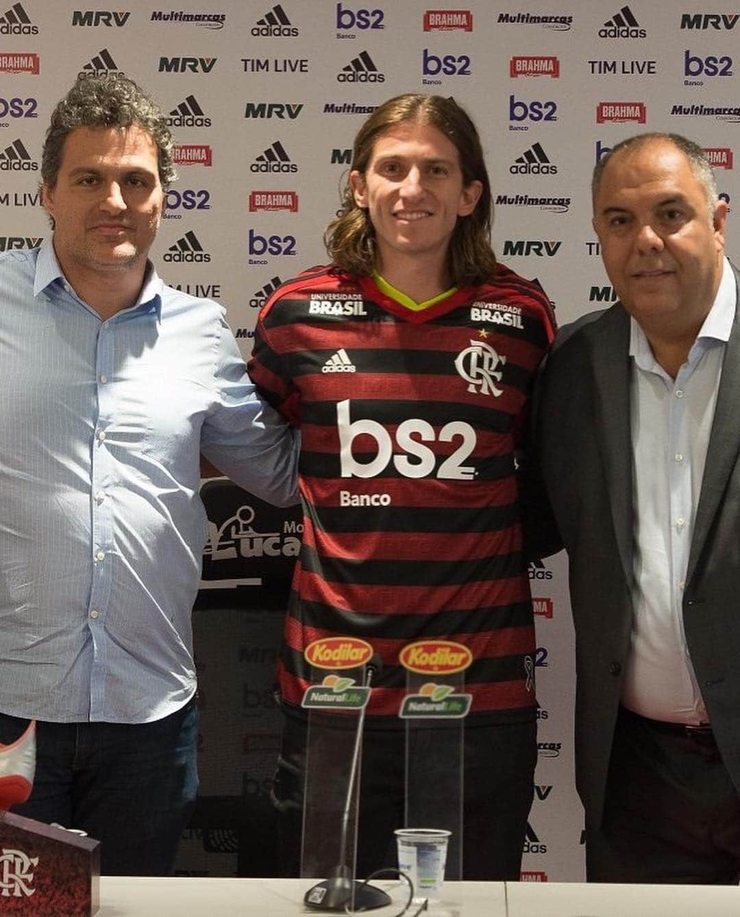 フィリペ・ルイスさんのインスタグラム写真 - (フィリペ・ルイスInstagram)「Que dia maravilhoso!!!! ❤️🖤 @flamengo ❤️🖤」7月27日 8時36分 - filipeluis