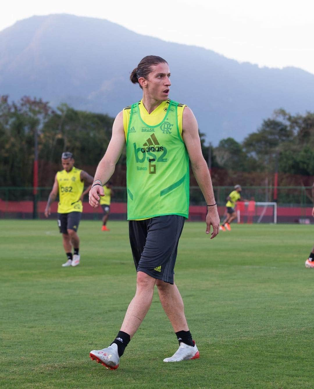 フィリペ・ルイスさんのインスタグラム写真 - (フィリペ・ルイスInstagram)「Que dia maravilhoso!!!! ❤️🖤 @flamengo ❤️🖤」7月27日 8時36分 - filipeluis