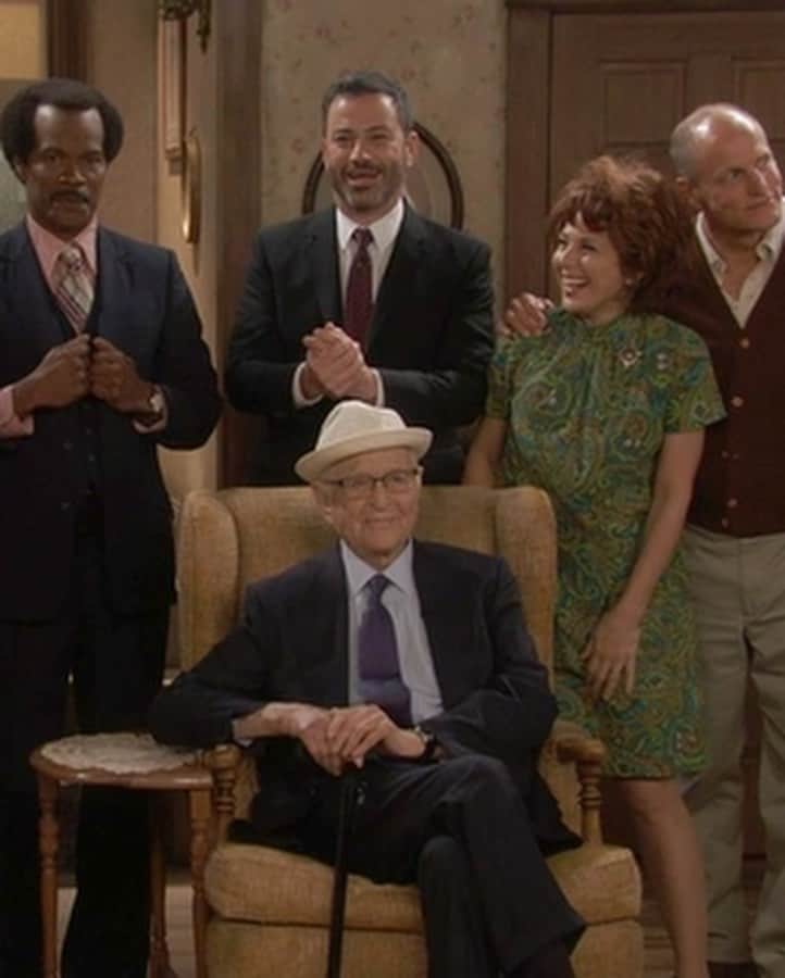 マリサ・トメイさんのインスタグラム写真 - (マリサ・トメイInstagram)「Congratulations to the great, the one and only, the genius @thenormanlear for the #EMMY nomination for #ALLINTHEFAMILY.  Starting conversations and entertaining us through all our societal ups and downs . I am beyond grateful for our time together. Thank you Norman for your gifts!  And congrats to my @iamwandasykes on her nomination for #NotNormal! ❣️」7月27日 9時17分 - marisatomei